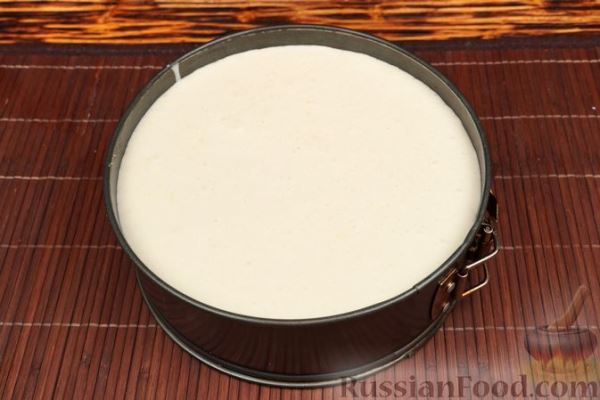 Йогуртово-сливочный торт с дыней и печеньем (без выпечки)