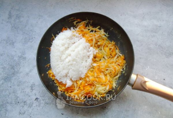 Перец, фаршированный капустой и рисом