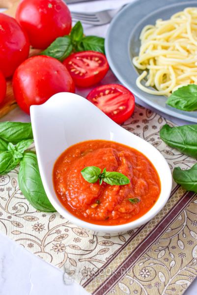 Томатный соус с базиликом для спагетти