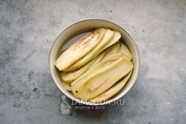 Жареные баклажаны в панировочных сухарях на сковороде